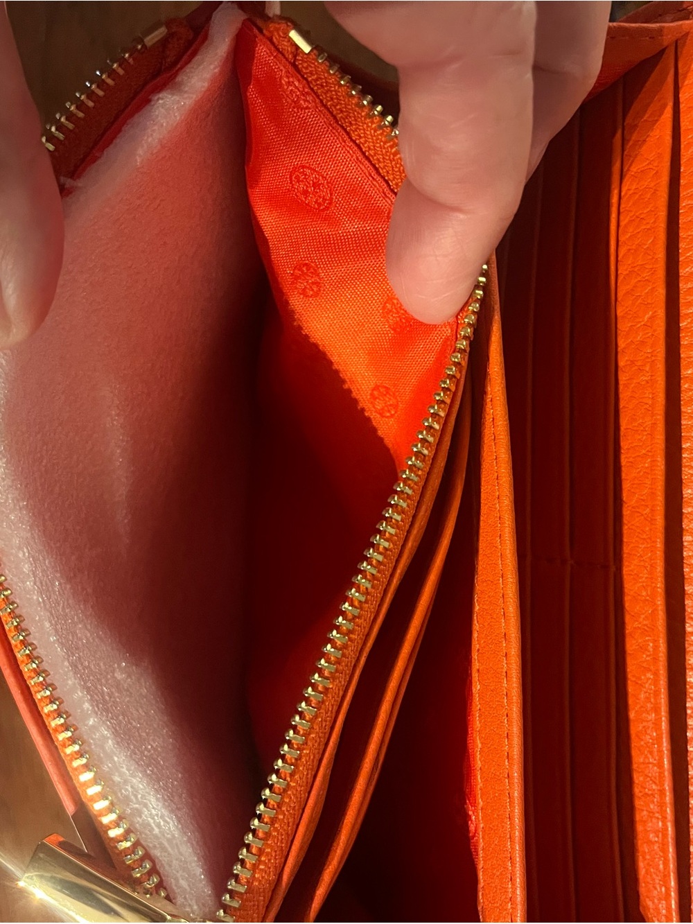 NEW Tory  Burch Britten chain shoulder/wallet/sling bag - Picture 8 of 9